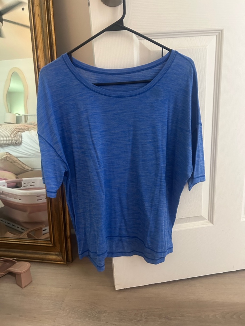 Lulu lemon - cropped slightly oversized top
